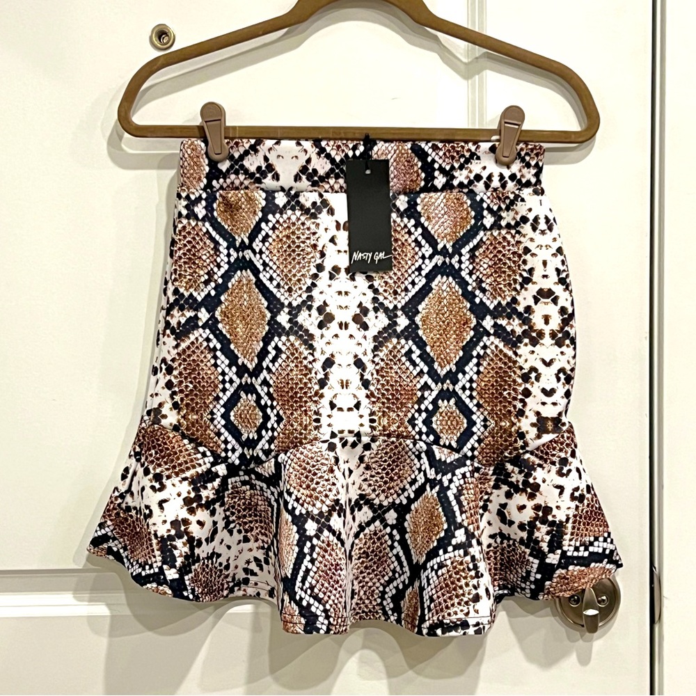 NASTY GAL SKIRT